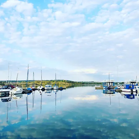 Hausboot Albatros Mucheln