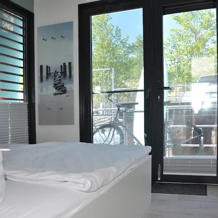 Botel Hausboot Albatros *