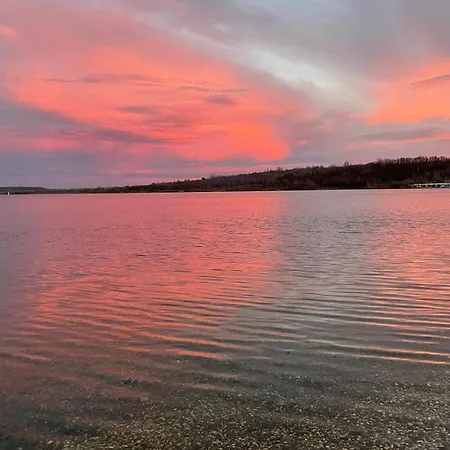 Hausboot Albatros 船屋 *