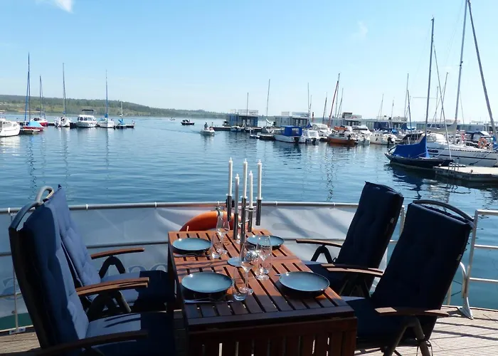 Hausboot Albatros Botel Mucheln