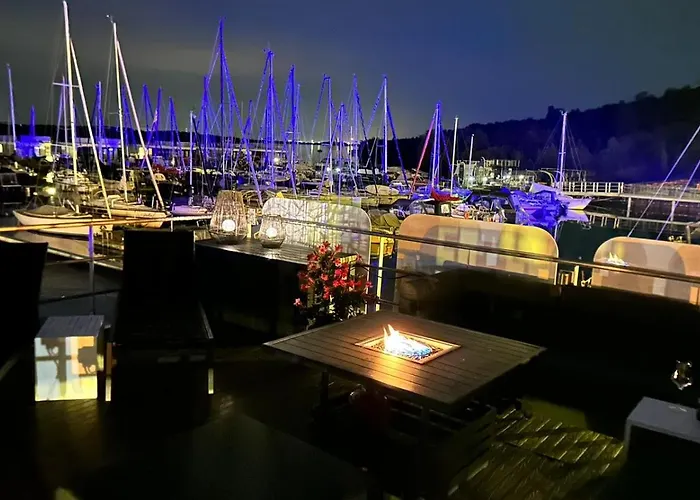 Hausboot Albatros Botel Mucheln